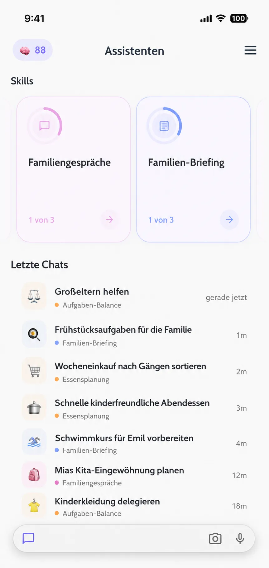familymind Assistenten-Übersicht mit Skill-Karten und letzten Chats