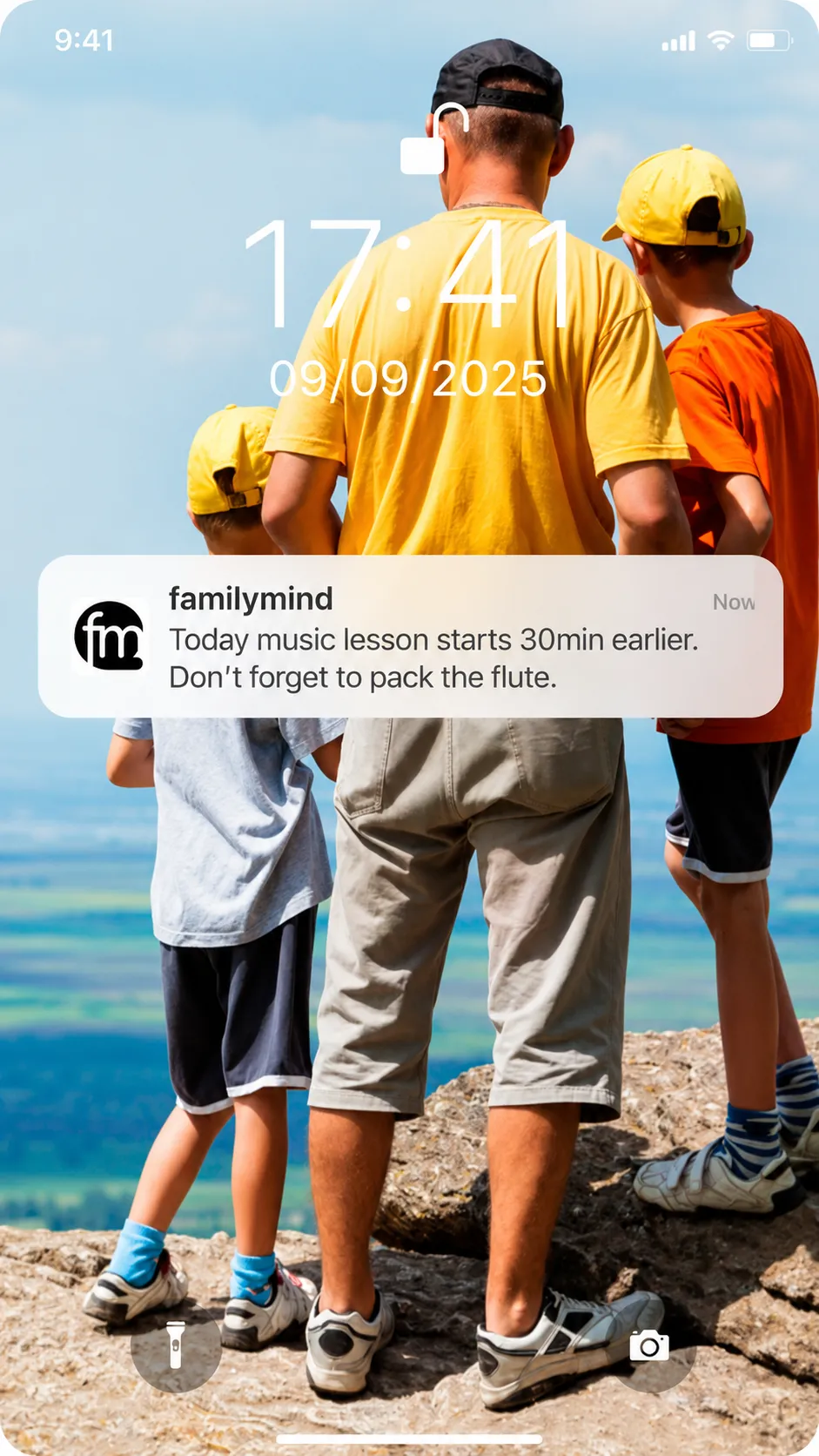 familymind lock screen push notification: today's music lesson starts 30 minutes earlier, don't forget to pack the flute